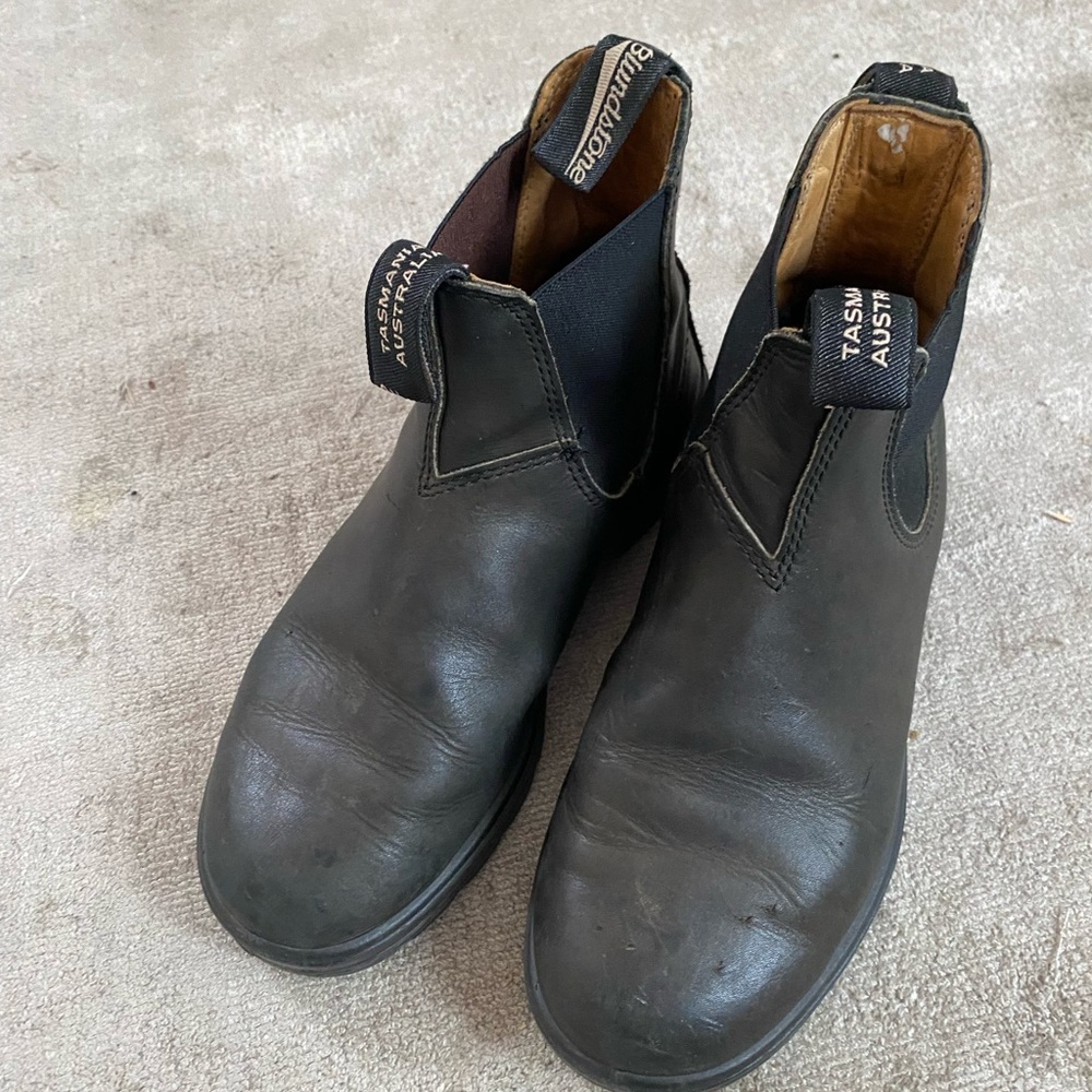 Blundstone Classic Chelsea Boot size AUS 4.5 (US women’s 7.5, men’s 5.5)